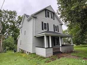 Building Photo - Charming 3-Bedroom Single-Family Home – Ne...