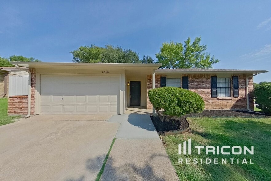 Primary Photo - 1818 Pilot Way