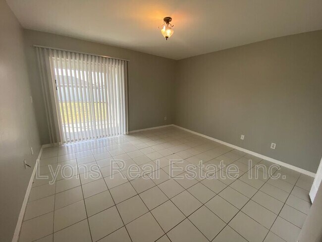 Building Photo - 4543 20th St SW