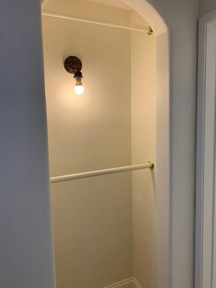 Building Photo - 2207 Watermarke Pl