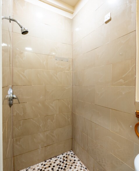 Building Photo - 467 Hawthorne Ave