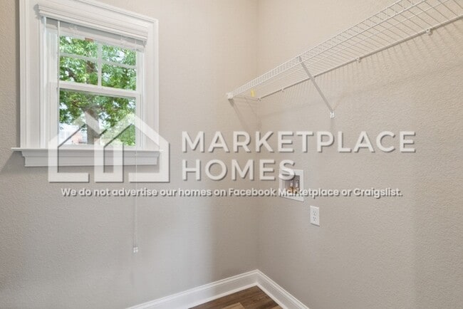 Building Photo - 542 Wilson St