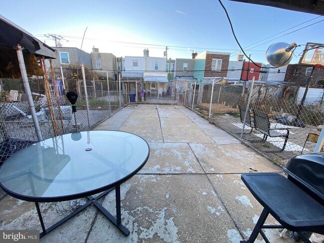 Building Photo - 3027 Weikel St