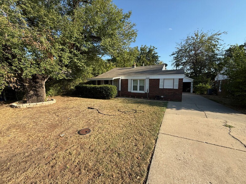 Front of Hosue - 508 E Indian Dr