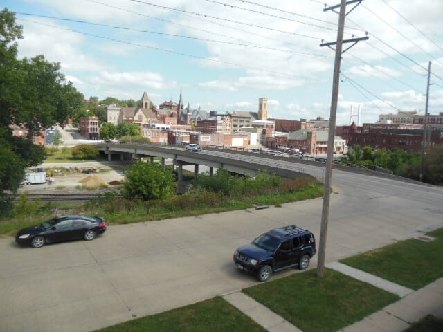 Building Photo - 609 Market St