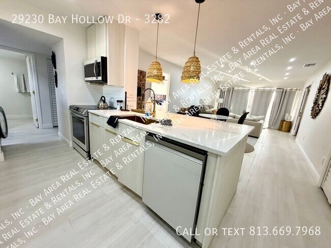 Building Photo - 29230 Bay Hollow Dr