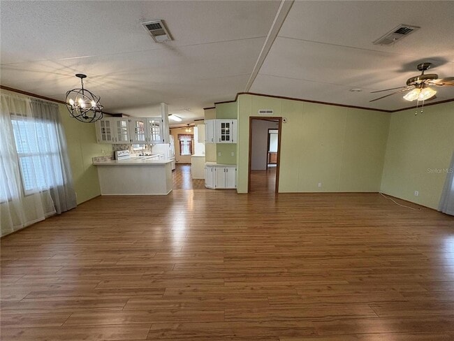 Building Photo - 616 Klickety Klak Ln