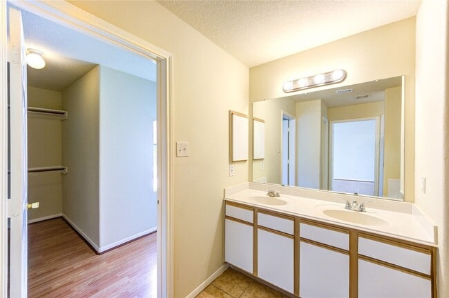 Building Photo - 19506 Lighthouse Scene Ln