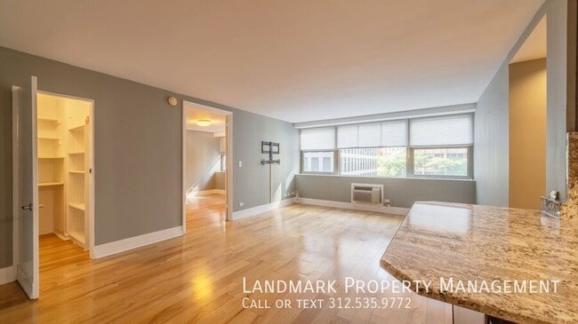 Building Photo - 253 E Delaware Pl