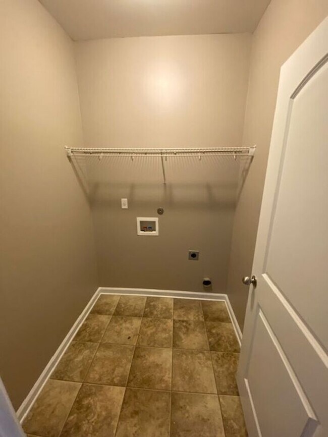 Building Photo - Limited-Time Move-in Specials - Plantation Estates