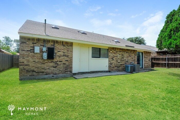 Building Photo - 2209 Sharpshire Ln