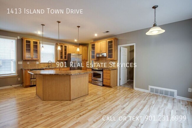 Building Photo - 1413 Island Town Dr