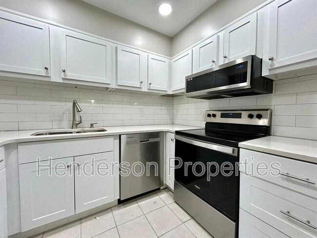 Building Photo - 2614-D Park Rd