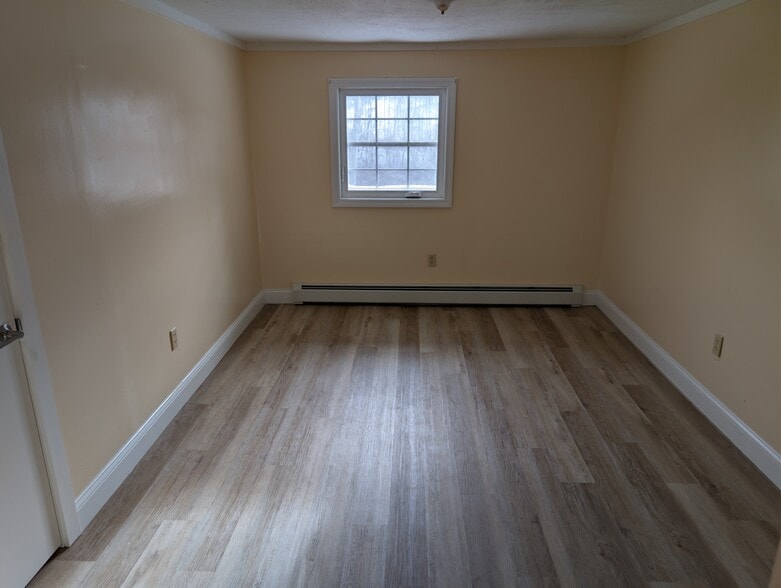 2nd Bedroom - 2213 Western Ave