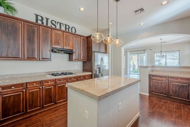 Building Photo - Stunning 4 bed 2.5 bath home with pool, in...