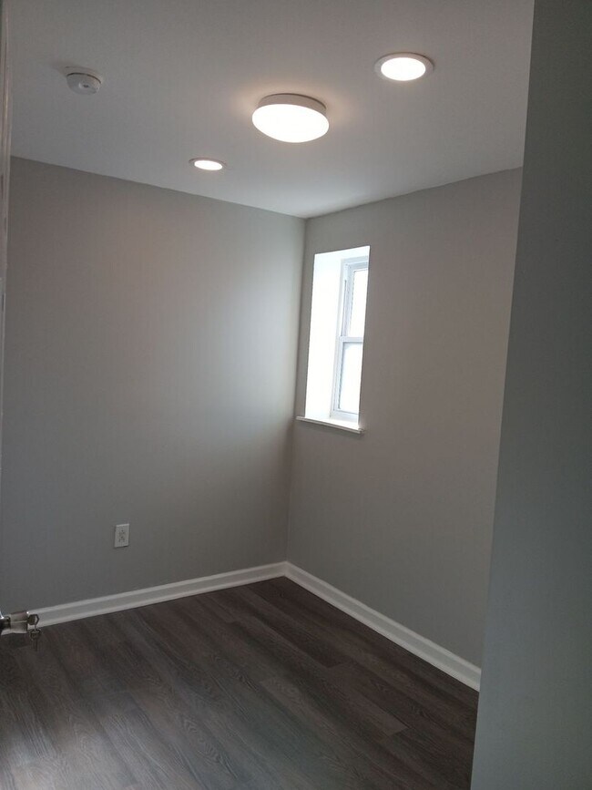 Building Photo - 2036 N Gratz St