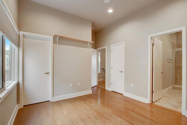 Building Photo - 1702 S Lamar Blvd