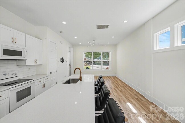 Building Photo - 1521 Walton Rd
