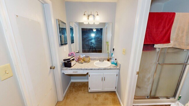 Building Photo - 5472 Chatham Lake Dr