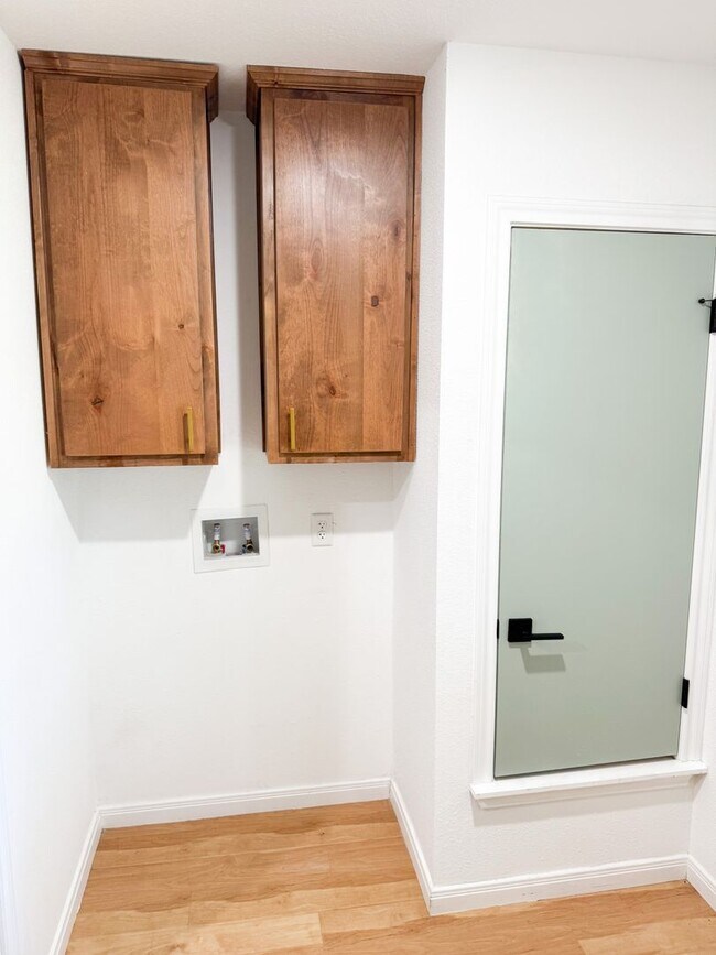 Building Photo - 2302 Brooklawn Dr