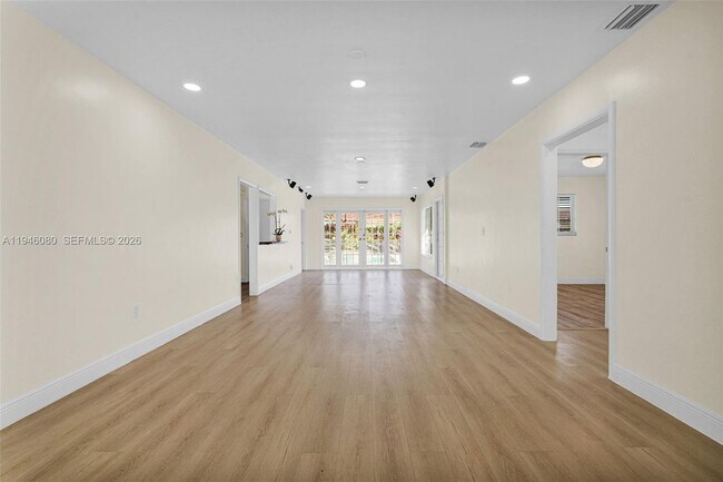 Building Photo - 5781 SW 25th St