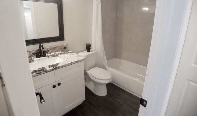 Building Photo - Stunning All Upgraded 2/2 Condo x Rent @ Winter Park Village next to Full Sail !