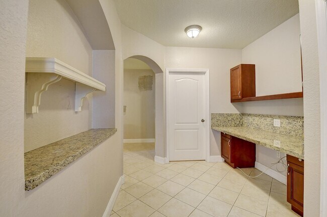 Building Photo - 1206 Belmont Pl