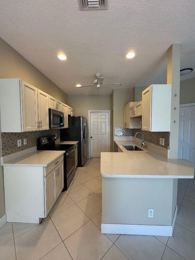 Building Photo - 7890 Sienna Springs Dr