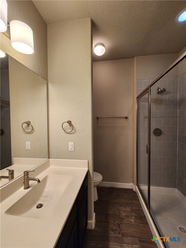 Building Photo - 549 Creekside Frst