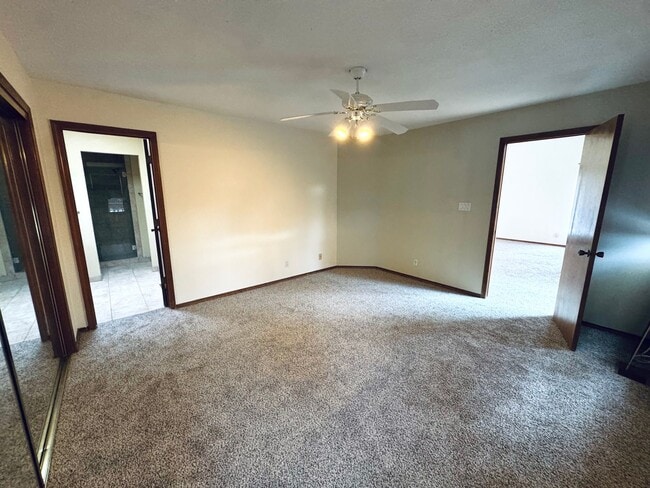 Building Photo - Foothills Hideaway