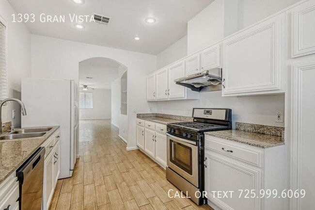 Building Photo - 1393 Gran Vista Ave