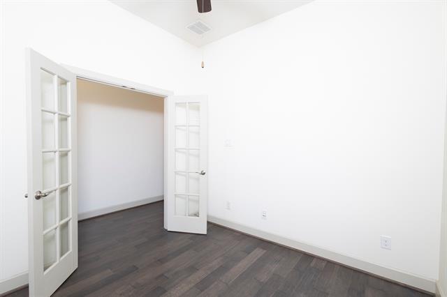 Building Photo - 6337 Saddlebrook Way