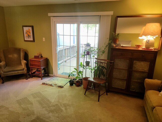 Building Photo - Great 2 Bedroom Townhouse for Rent in Western Henrico