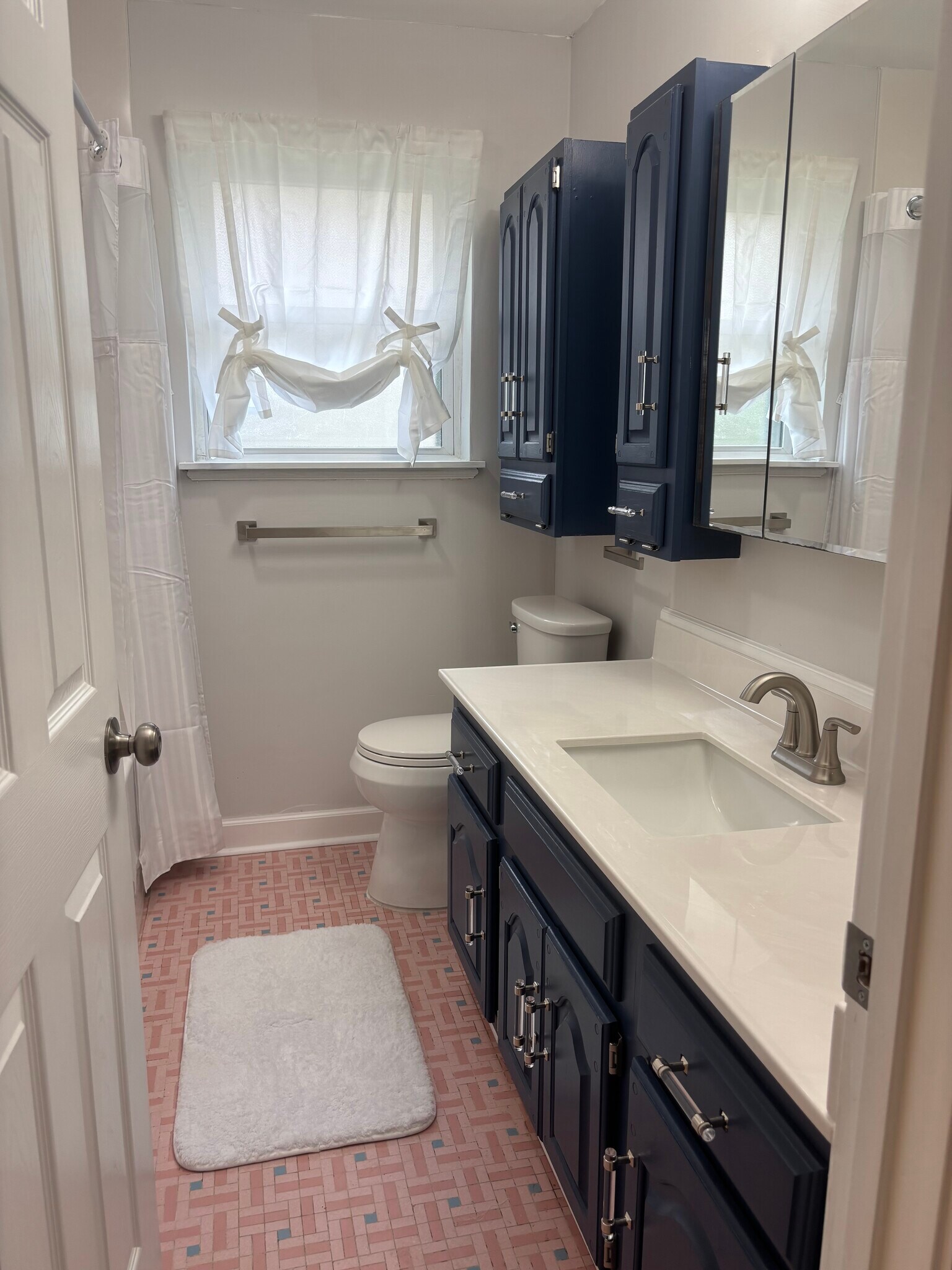 Hall Bathroom - 1350 Sylvia Ave