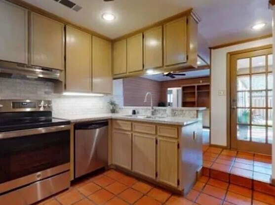 Building Photo - 7080 Blarney Dr