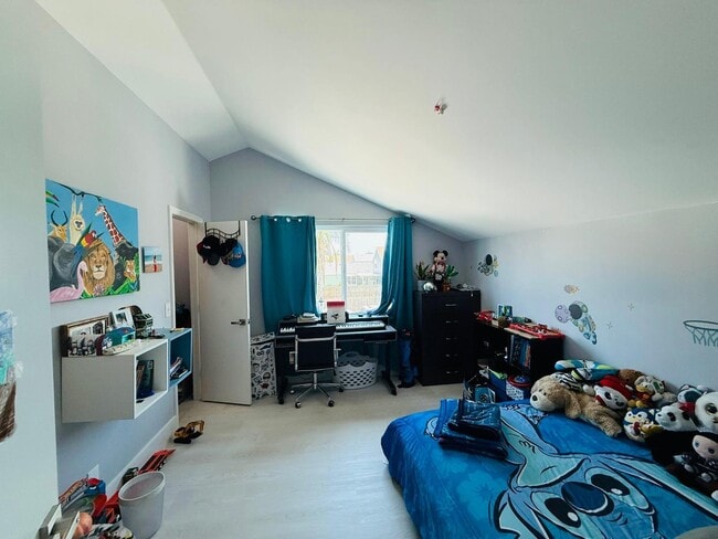 Building Photo - 5831 Thisledown Ct
