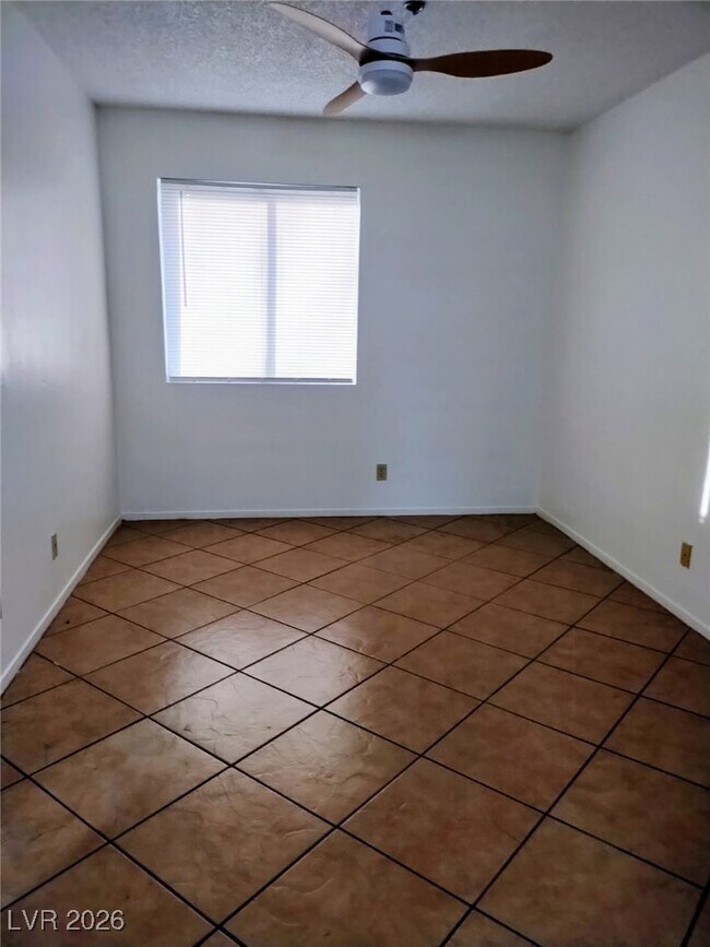 Building Photo - 1361 E University Ave.