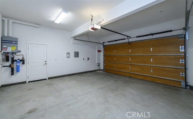 Building Photo - 51 Diamond Flats