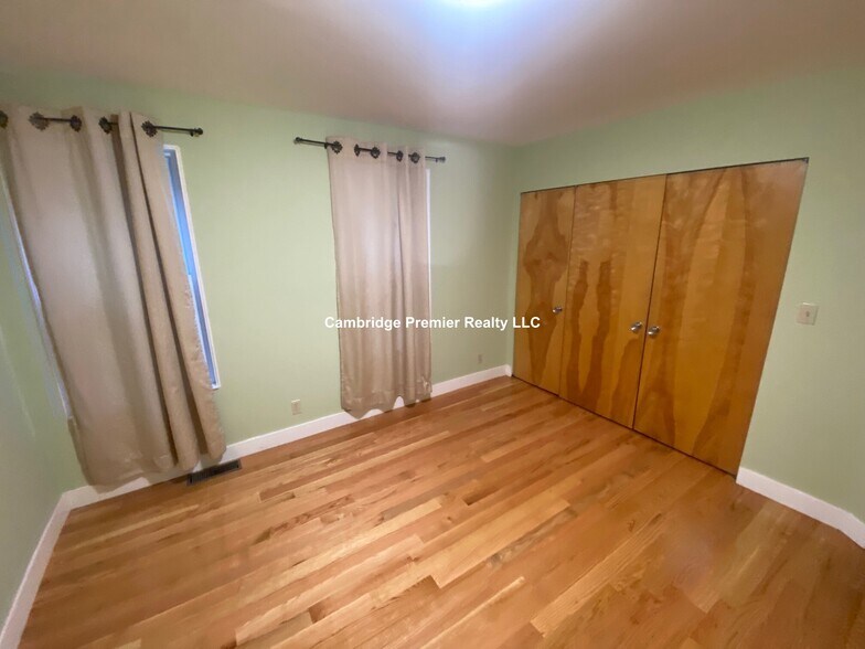 Building Photo - 10 Packard Ave