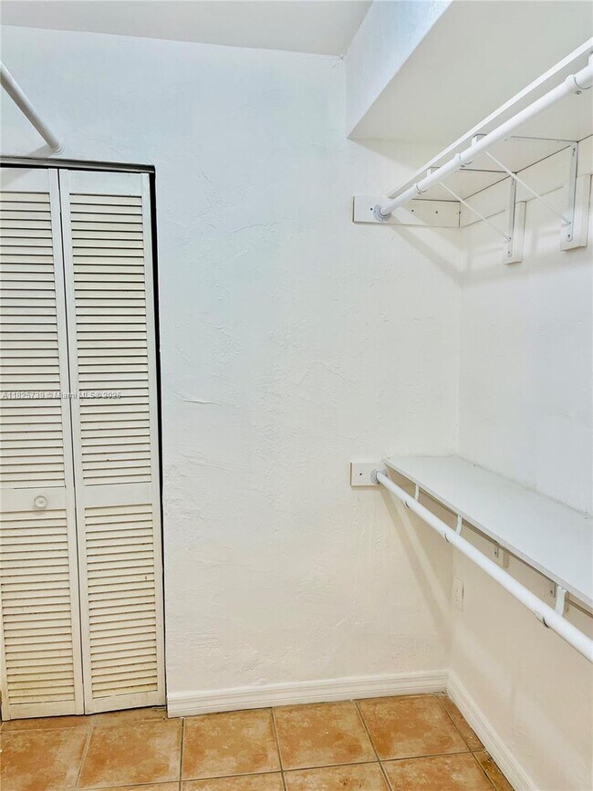 Building Photo - 251 Galen Dr