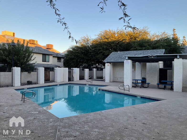 Building Photo - 7801 N 44th Dr