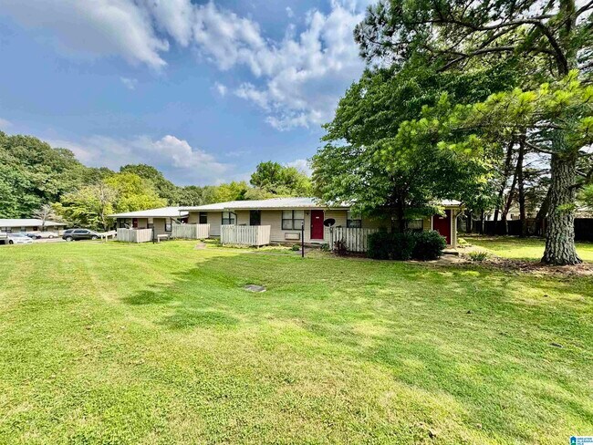 Building Photo - 1700 Greenbrier Dear Rd