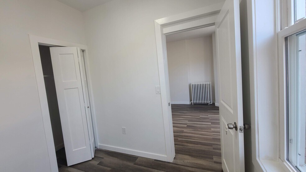 Building Photo - 113 63rd St