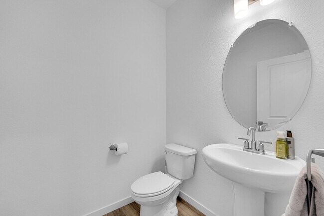 Building Photo - Sterling Ranch 3bed 3bath - like NEW!