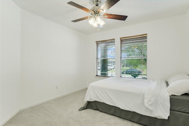 Building Photo - 201 Woodley Rd