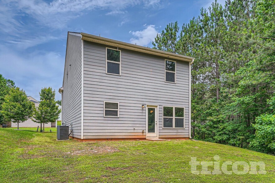 Building Photo - 3983 Sitka Dr