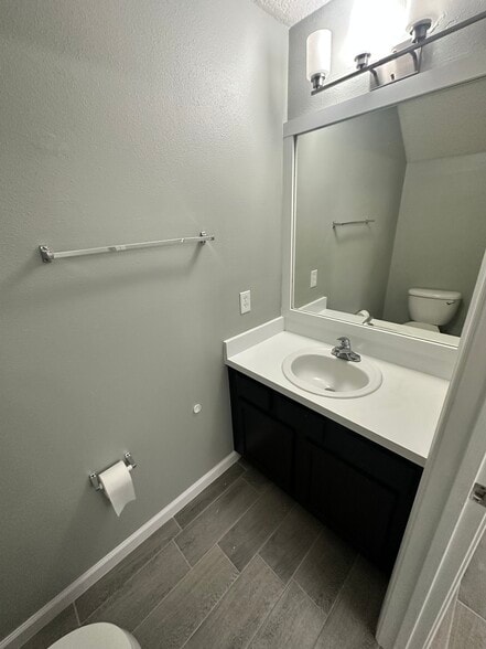 1/2 bath - 148 Leese Dr