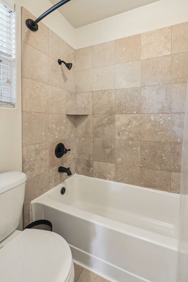 Building Photo - 3004 Portola Way