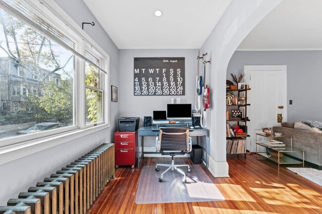 Building Photo - 44 BOORAEM Ave