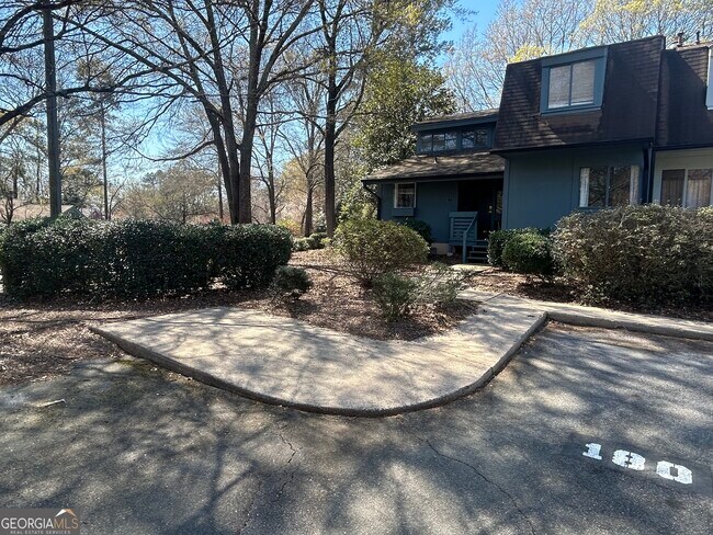 Building Photo - 180 Woodstone Dr